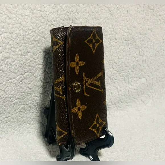 Louis Vuitton 4 Ring Key Holder - Picture 2 of 12